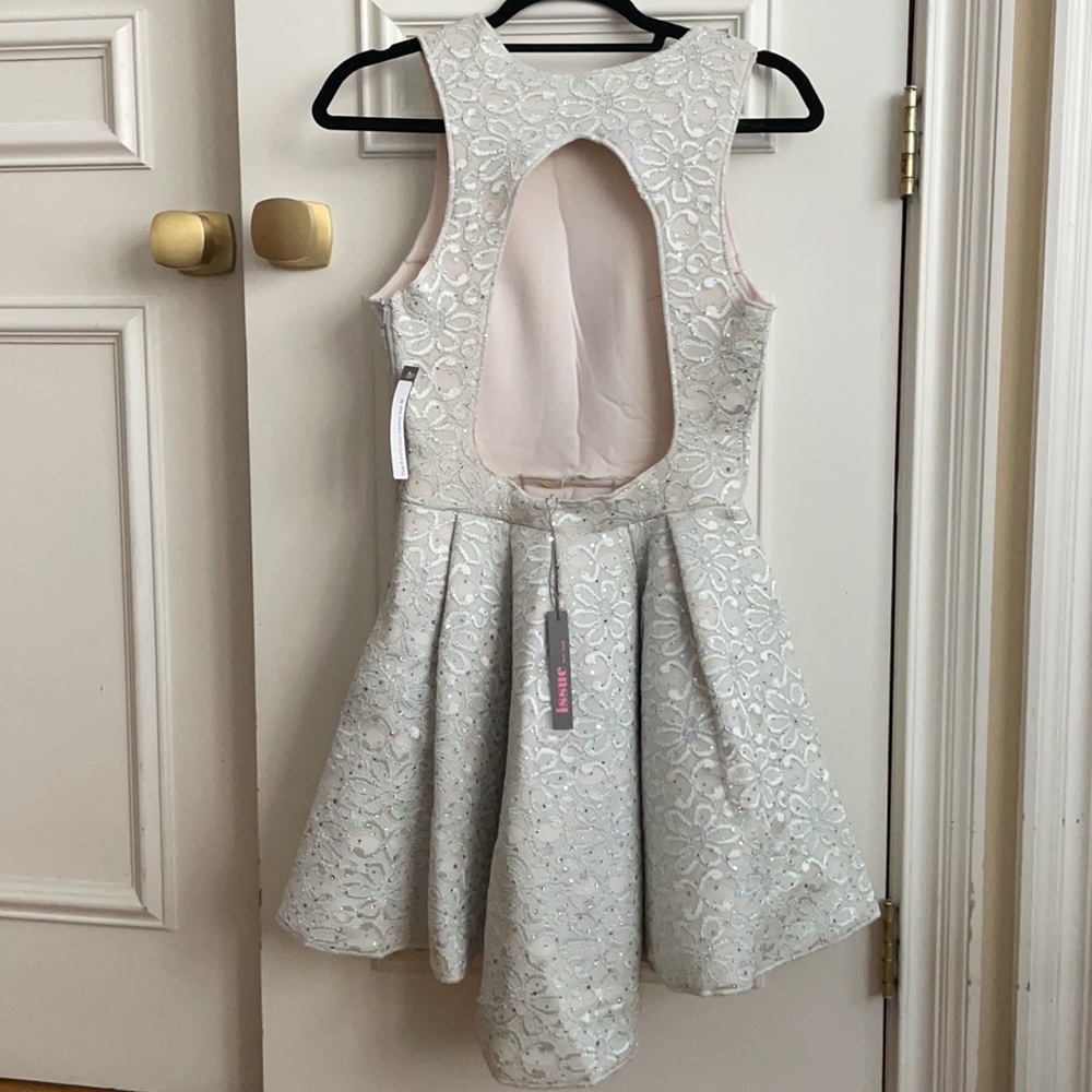 Dress - Picture 5 of 9